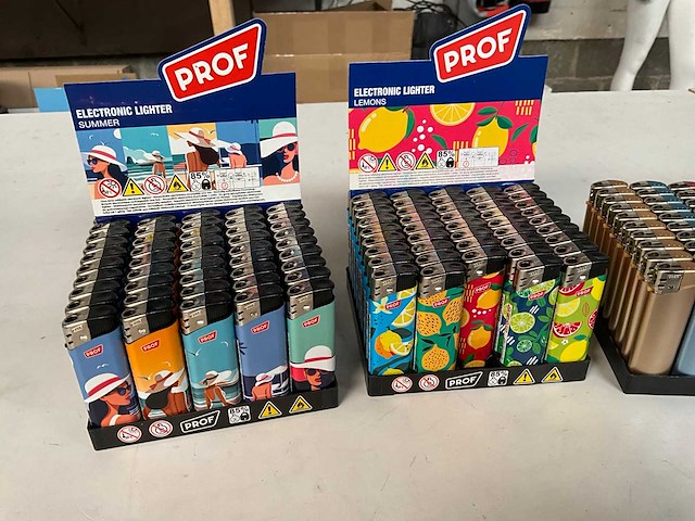 Prof diverse aanstekers in display (449x) - afbeelding 5 van  5