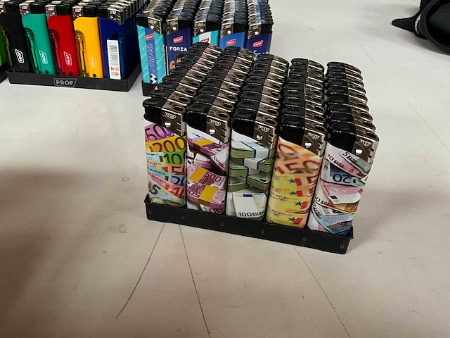 Prof diverse aanstekers in display (470x) - afbeelding 2 van  5