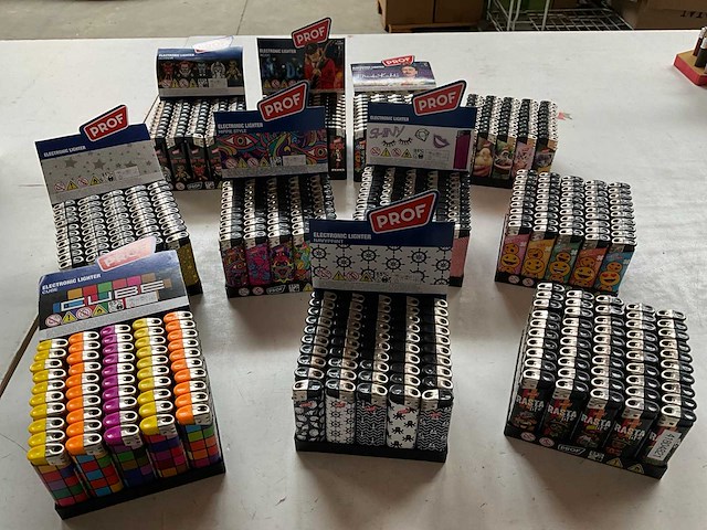 Prof diverse aanstekers in display (547x) - afbeelding 1 van  7