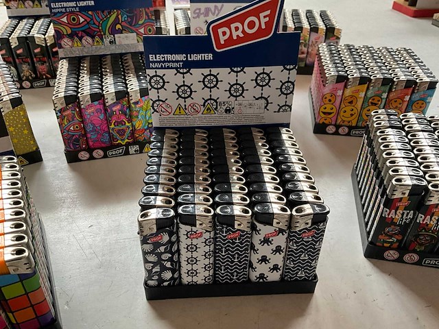 Prof diverse aanstekers in display (547x) - afbeelding 4 van  7