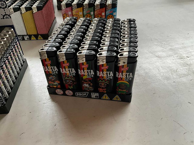 Prof diverse aanstekers in display (547x) - afbeelding 5 van  7