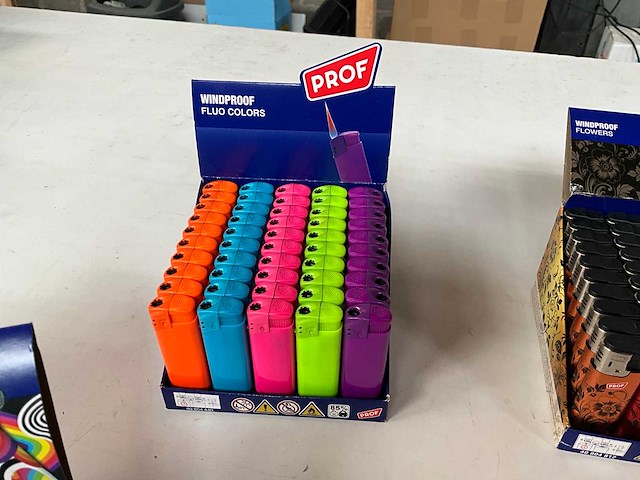 Prof diverse windproof aanstekers in display (299x) - afbeelding 7 van  8