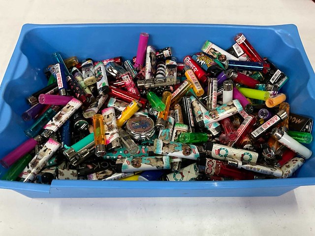 Prof mix kavel diverse aanstekers - afbeelding 1 van  5