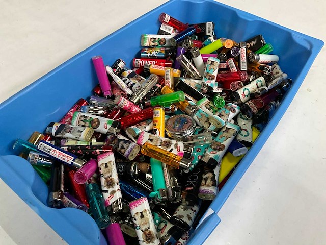 Prof mix kavel diverse aanstekers - afbeelding 2 van  5