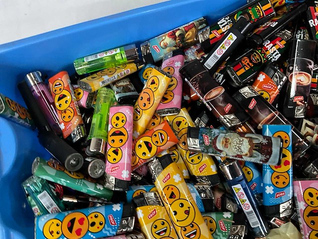 Prof mix kavel diverse aanstekers - afbeelding 2 van  7