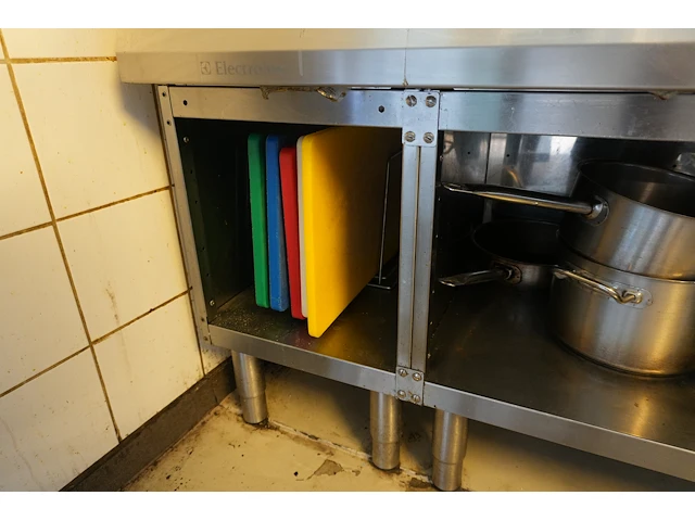 Professioneel gasfornuis met 4 branders (electrolux) - afbeelding 6 van  8
