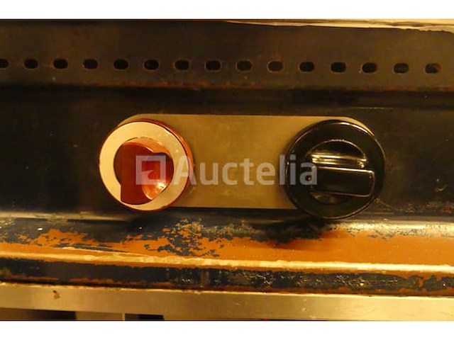 Professioneel gasfornuis onleesbaar merk - afbeelding 1 van  6