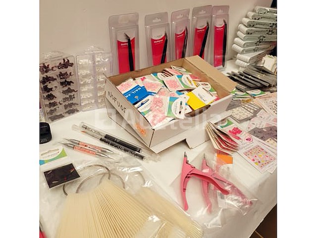 Professioneel nagelmateriaal • 363 items • 43 ref. - afbeelding 7 van  10
