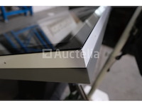 Professioneel touchscreen op standaard - afbeelding 1 van  4
