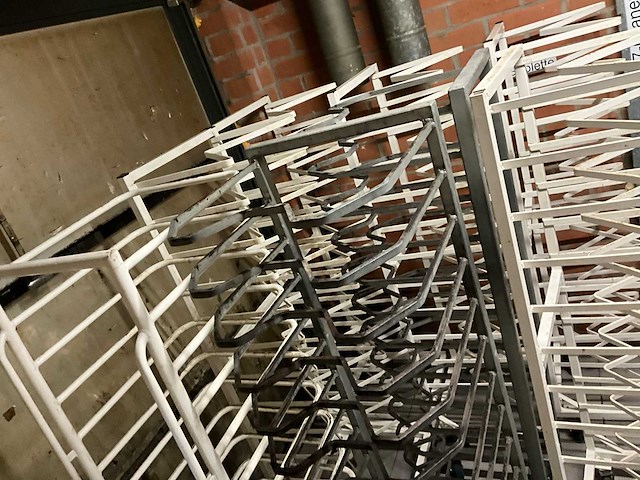 Professionele bakkerij rekwagens / platenwagens op wielen (8x) - afbeelding 3 van  4