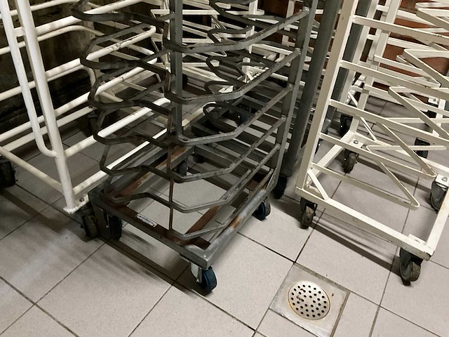 Professionele bakkerij rekwagens / platenwagens op wielen (8x) - afbeelding 4 van  4