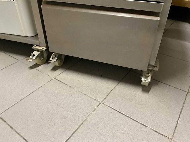 Professionele bakkerij werktafel - rvs + massief houden blad - afbeelding 8 van  10