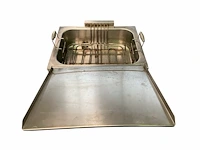 Professionele elektrische roestvrijstalen patisserie- of visfriteuse mkn 58x56x27 cm - afbeelding 12 van  14