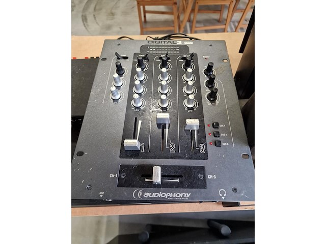 Professionele geluidsinstallatie - afbeelding 5 van  12