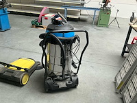 Professionele hbm bouwstofzuiger, borstelmachine kärcher en hoge druk reiniger karomat. - afbeelding 6 van  7