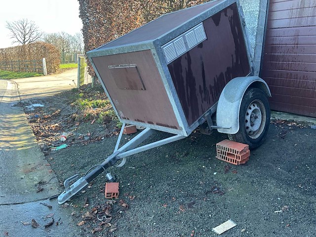 Professionele hondenaanhanger 750kg - afbeelding 1 van  13