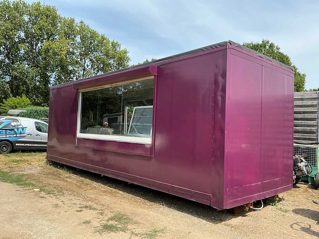 Professionele houtgestookte pizza-foodtruck - afbeelding 1 van  18