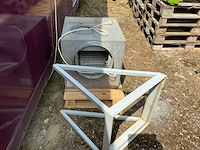 Professionele houtgestookte pizza-foodtruck - afbeelding 15 van  18