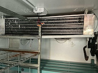 Professionele inloopkoelcel ca. 190 x 240 cm met koelinstallatie en rekken - afbeelding 5 van  7