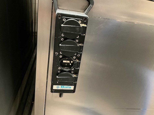 Professionele inox horeca-inrichting: werktafel, verrijdbare tafel, wandrek (3x) - afbeelding 14 van  18