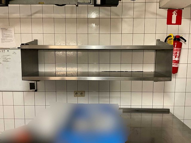 Professionele inox horeca-inrichting: werktafel, verrijdbare tafel, wandrek (3x) - afbeelding 17 van  18