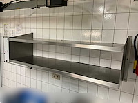 Professionele inox horeca-inrichting: werktafel, verrijdbare tafel, wandrek (3x) - afbeelding 3 van  18