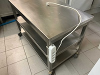Professionele inox horeca-inrichting: werktafel, verrijdbare tafel, wandrek (3x) - afbeelding 6 van  17