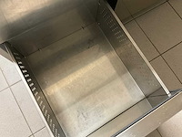 Professionele inox horeca-inrichting: werktafel, verrijdbare tafel, wandrek (3x) - afbeelding 14 van  17