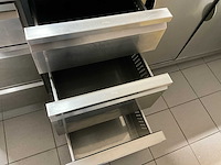 Professionele inox horeca-inrichting: werktafel, verrijdbare tafel, wandrek (3x) - afbeelding 16 van  17