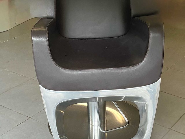 Professionele kappersstoelen haarverzorging - afbeelding 11 van  15