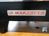 Professionele koffiemachine met kopjes - afbeelding 5 van  12