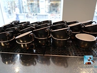 Professionele koffiemachine met kopjes - afbeelding 9 van  12