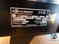 Professionele koffiemachine met kopjes - afbeelding 12 van  12