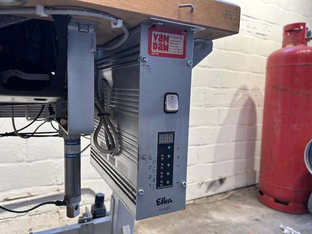 Professionele naaimachine durkopp adler - afbeelding 3 van  5