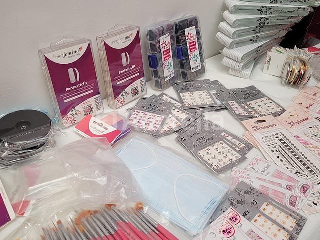 Professionele nagelstock • 354 items • 60 ref. - afbeelding 1 van  12