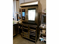 Professionele oven met standaard