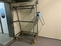 Professionele pensen- en of worstenkar. vleeskar - afbeelding 2 van  2