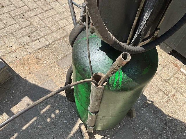 Professionele pneumatische olie-afzuiger / oil extractor (2x) - afbeelding 3 van  11