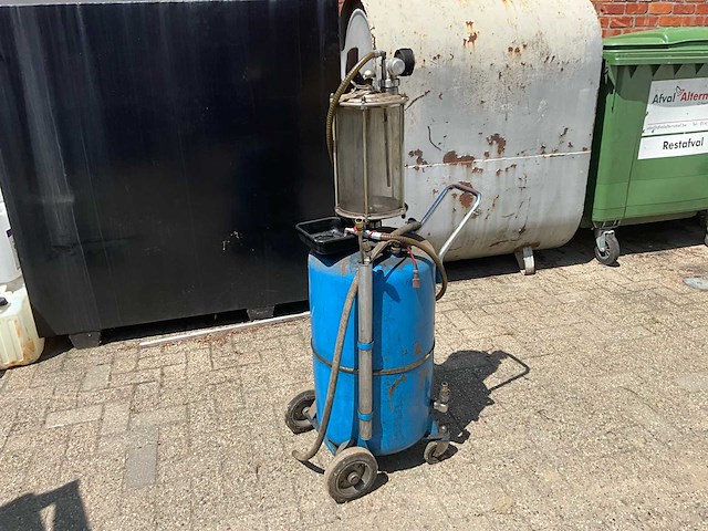 Professionele pneumatische olie-afzuiger / oil extractor (2x) - afbeelding 4 van  11