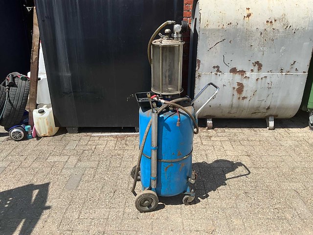 Professionele pneumatische olie-afzuiger / oil extractor (2x) - afbeelding 5 van  11