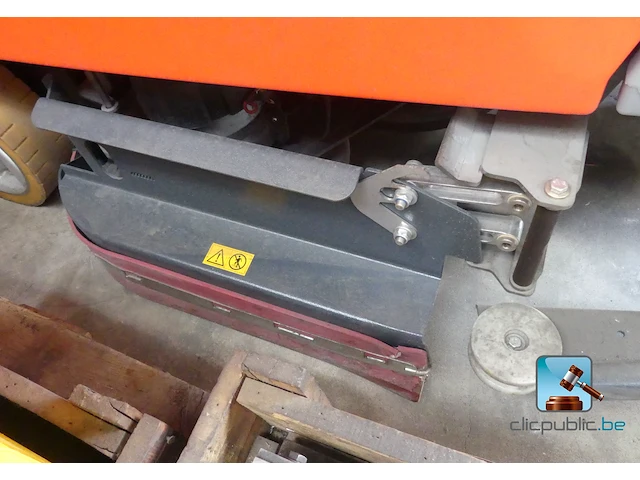 Professionele schrobzuigmachine - afbeelding 6 van  36
