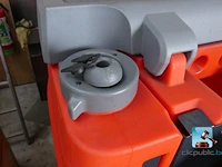 Professionele schrobzuigmachine - afbeelding 14 van  36