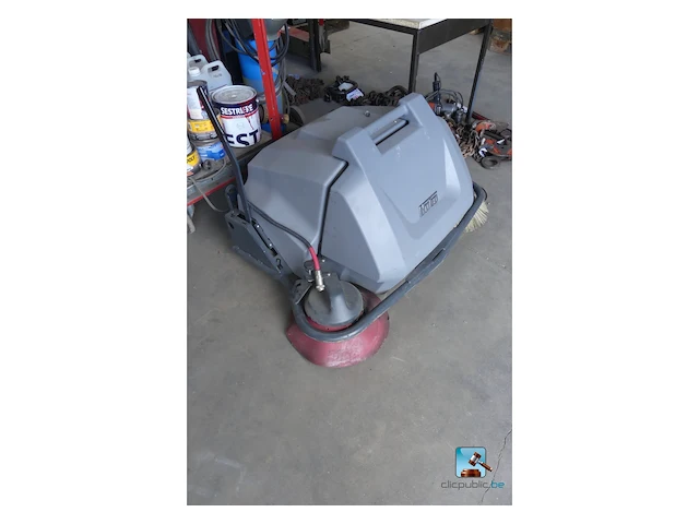Professionele schrobzuigmachine - afbeelding 17 van  36