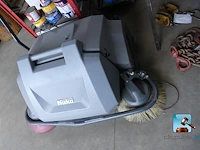 Professionele schrobzuigmachine - afbeelding 18 van  36