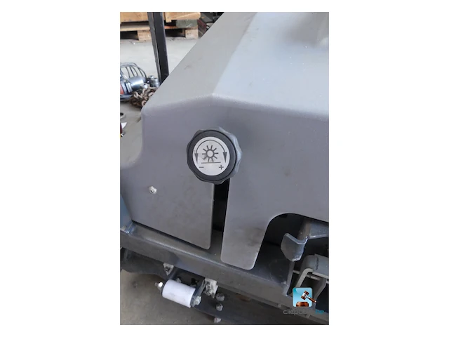 Professionele schrobzuigmachine - afbeelding 22 van  36