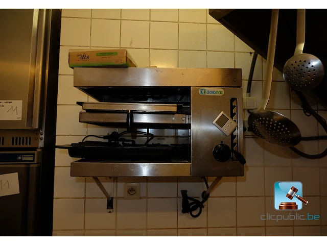Professionele vacuümverpakkingsmachine en salamander - afbeelding 1 van  8