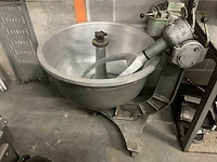 Professionele vleesmixer/knedder – grote kom – 380 v driefasige professionele vleesmixer/kneder – grote kom – 380 v driefasig - afbeelding 1 van  6