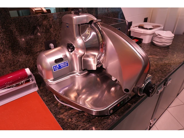 Professionele vleessnijmachine 834s (2021) - afbeelding 1 van  7