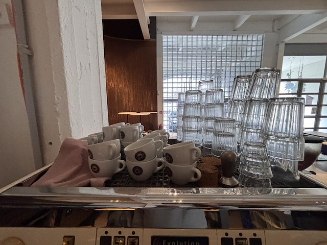 Proffesioneel koffieapparaat dalla corte evolution + koffiemolen mazzer luigi - afbeelding 5 van  9