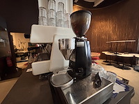 Proffesioneel koffieapparaat dalla corte evolution + koffiemolen mazzer luigi - afbeelding 7 van  9